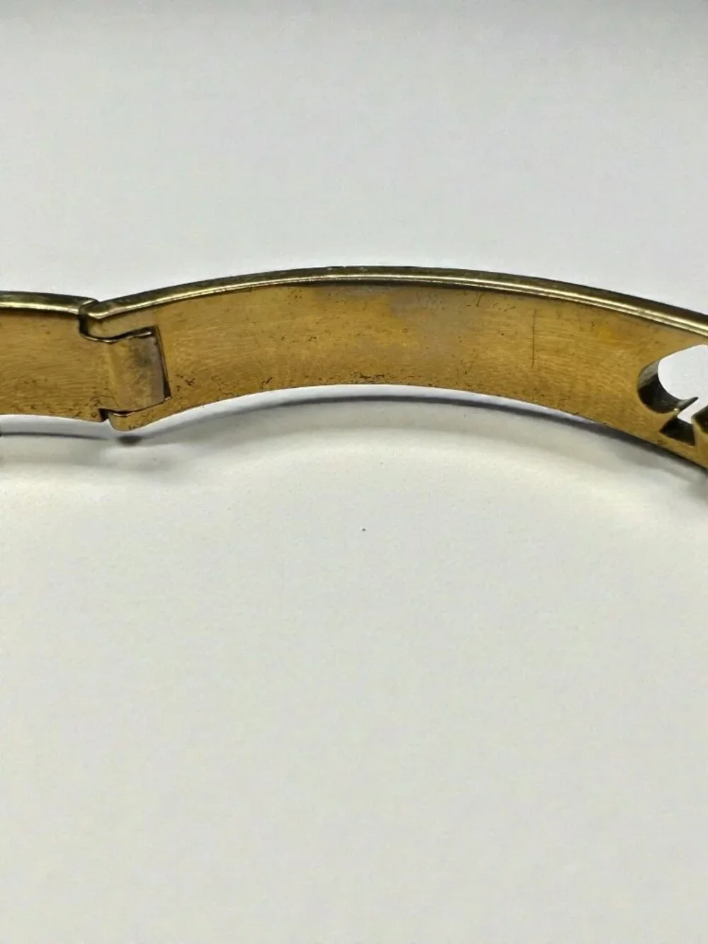 Kate Spade New York Black Enamel Spade Logo Gold Tone Hinged Bangle Bracelet - Picture 9 of 9